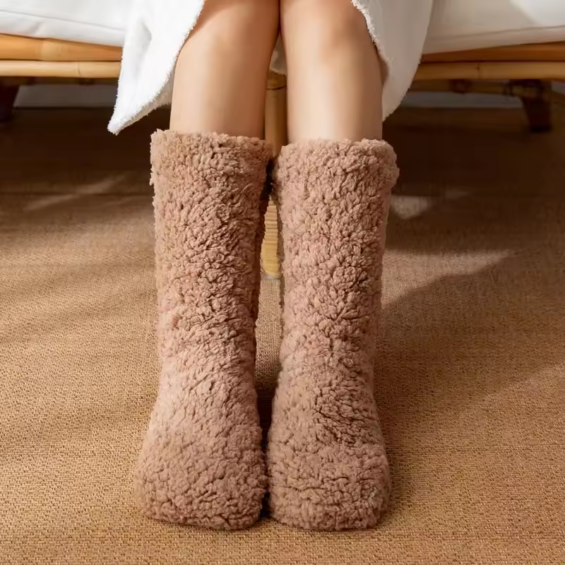 Fluffy Thermo Lounge Socken – Weiche warme Plüsch Haussocken für winterlichen Komfort