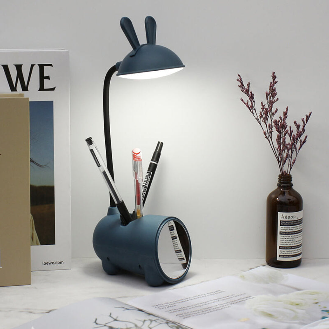 Kreative LED Tischlampe mit Stifthalter