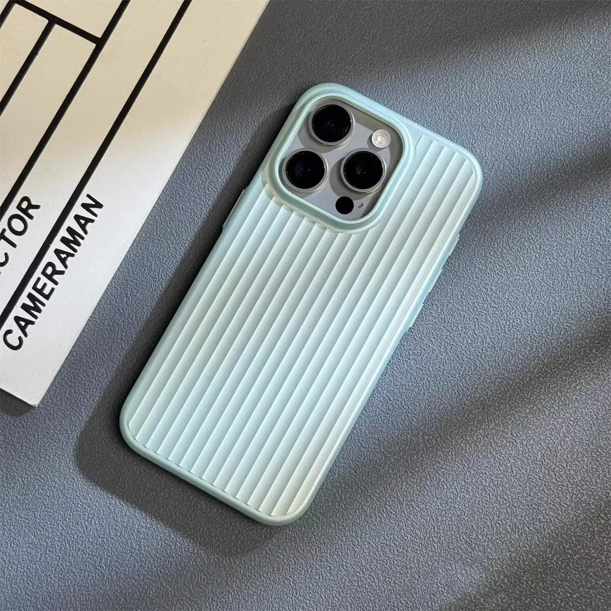 Stoßfeste Slim Metall-Look Handyhülle für iPhone