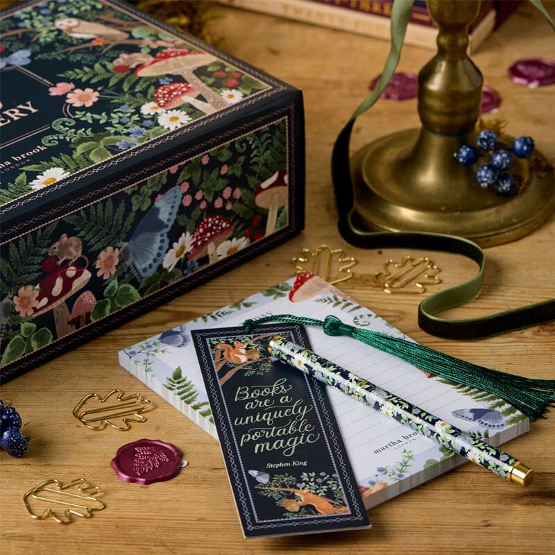 Ripob | 24 Tage Premium Schreibwaren Adventskalender | Limitierte "Winterwald" Edition | 24 Exklusive Schreibwarenüberraschungen | Nachhaltig & Plastikfrei | Inklusive Kalender 2025 & Zubehör