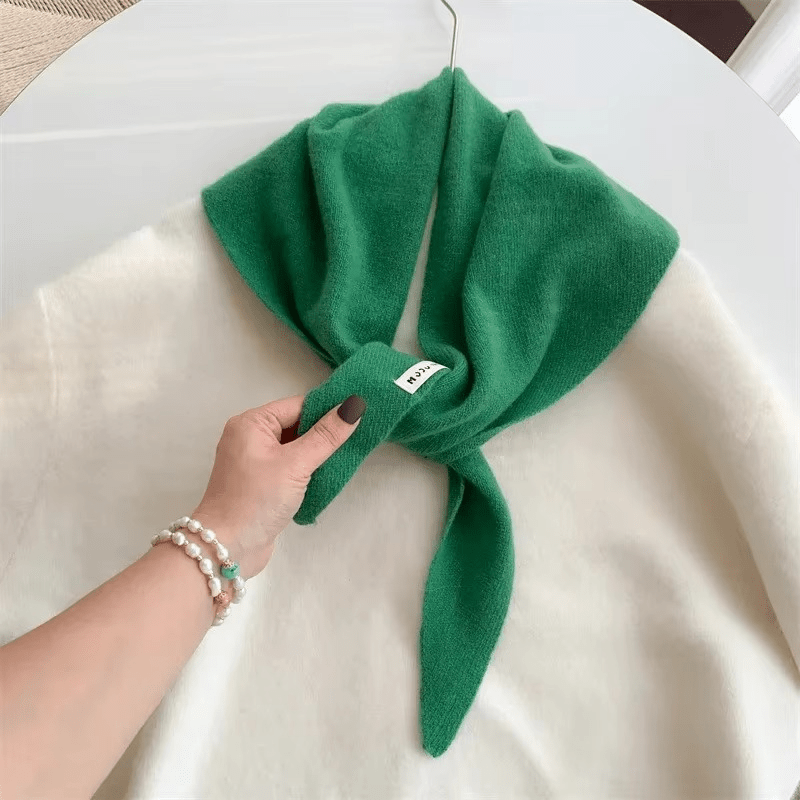 WolWeef Dreieckiger Strickschal – Weicher Wollmischschal für Wärme und Stil