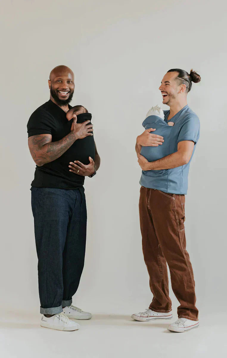 Premium Baby T-Shirt Träger - Erleben Sie Stil und Komfort mit dem Premium Baby Trage-Shirt